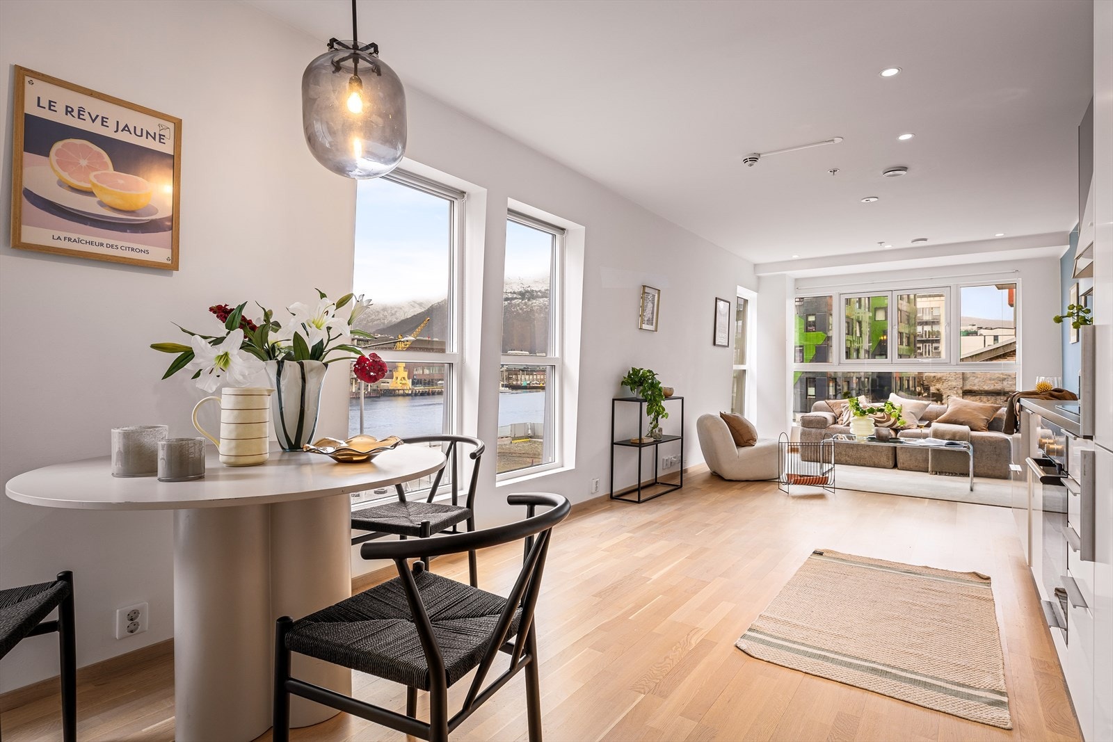 Velkommen til en innbydende 3-roms hjørneleilighet med heistilkomst i Damsgårdsveien 86 - Presentert av Aktiv Eiendomsmegling v/ Anders Paulsen og fotograf Didrik Høeg Galleribilde