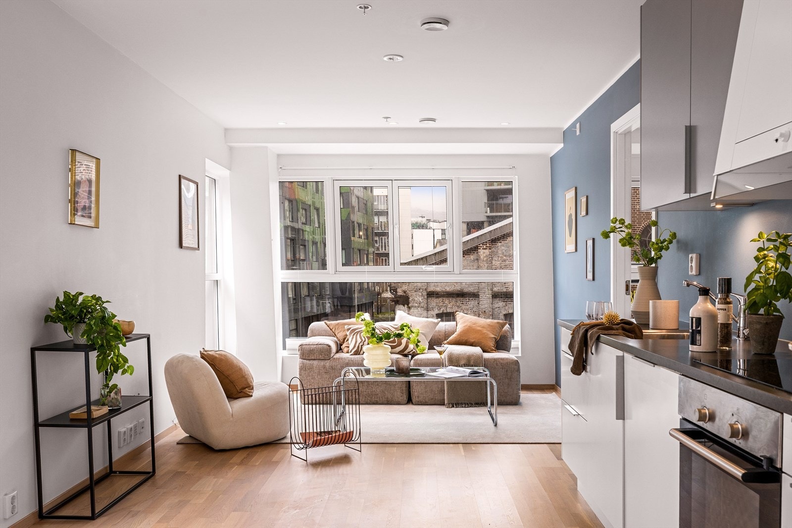 Lys og lekker leilighet med gjennomgående god standard på inventar og utstyr. Galleribilde