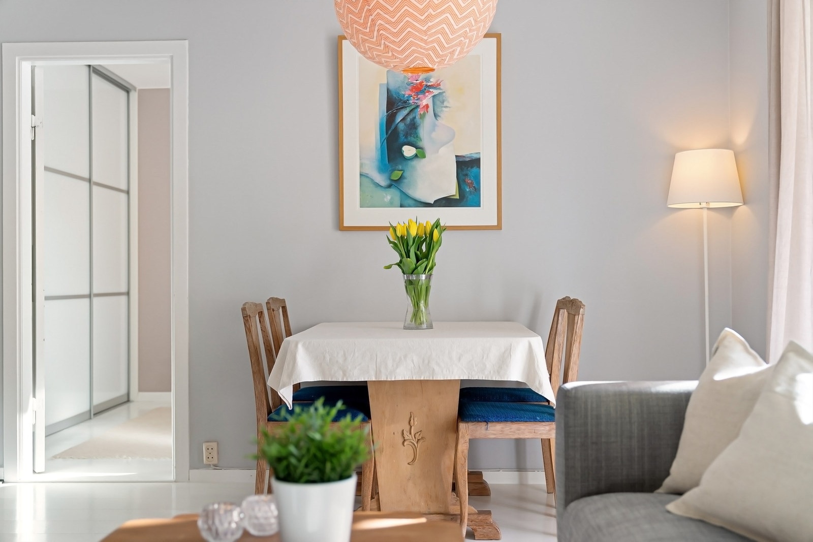 Her er det god plass til å samle venner og familie til hyggelige måltider. Galleribilde