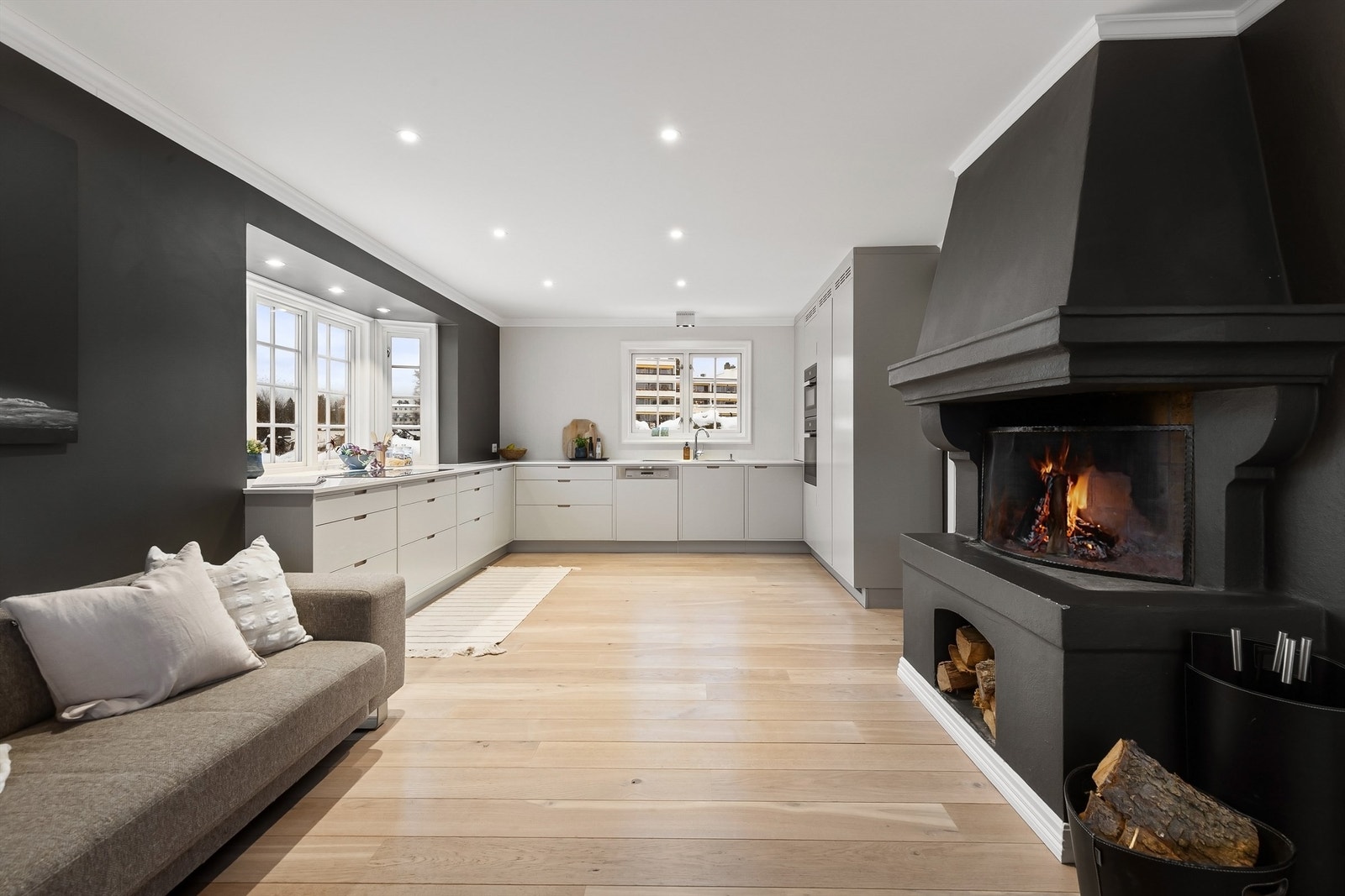 Kjøkkenet / spisestuen er av god størrelse Galleribilde