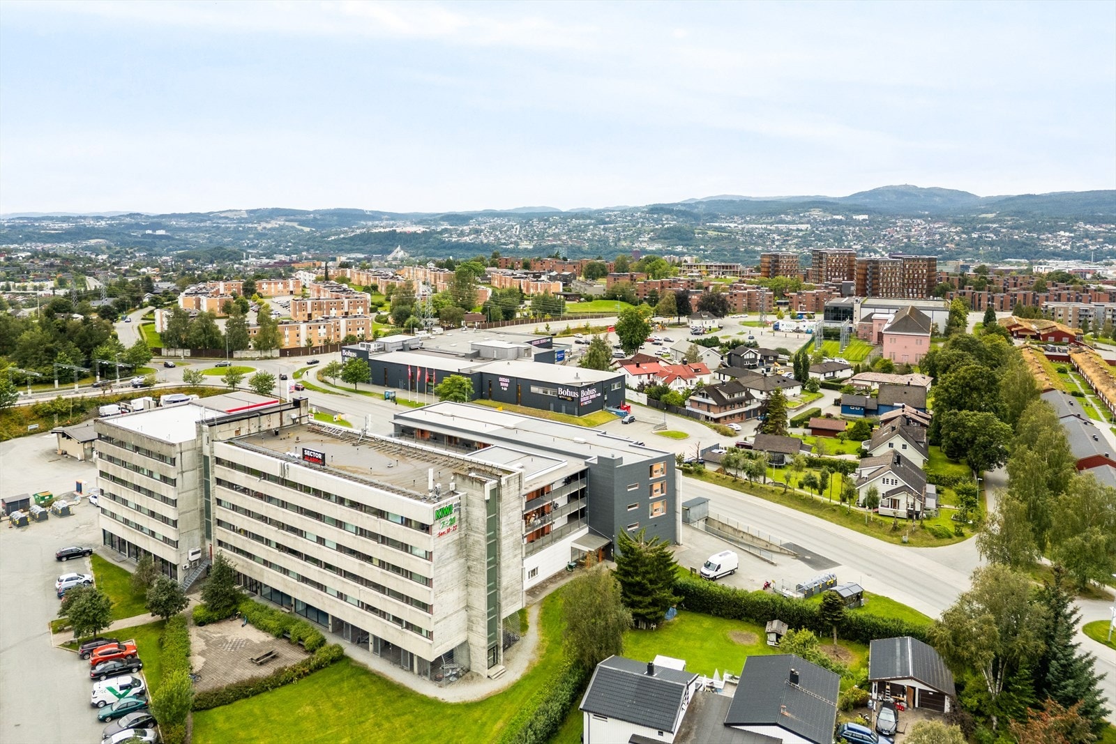 Velkommen til en hyggelig visningsopplevelse! Dersom oppsatt visningstidspunkt ikke passer ta kontakt med megler på tlf. 906 56 880. Galleribilde