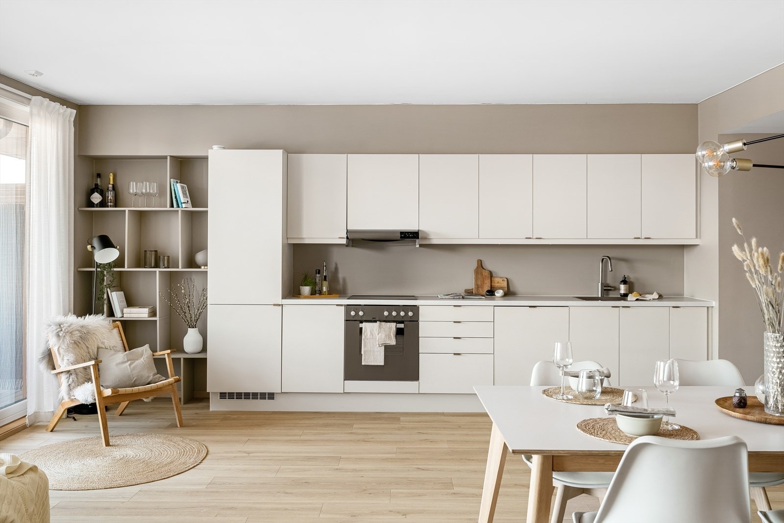 En moderne, pen og romslig 3-roms selveierleilighet. Galleribilde