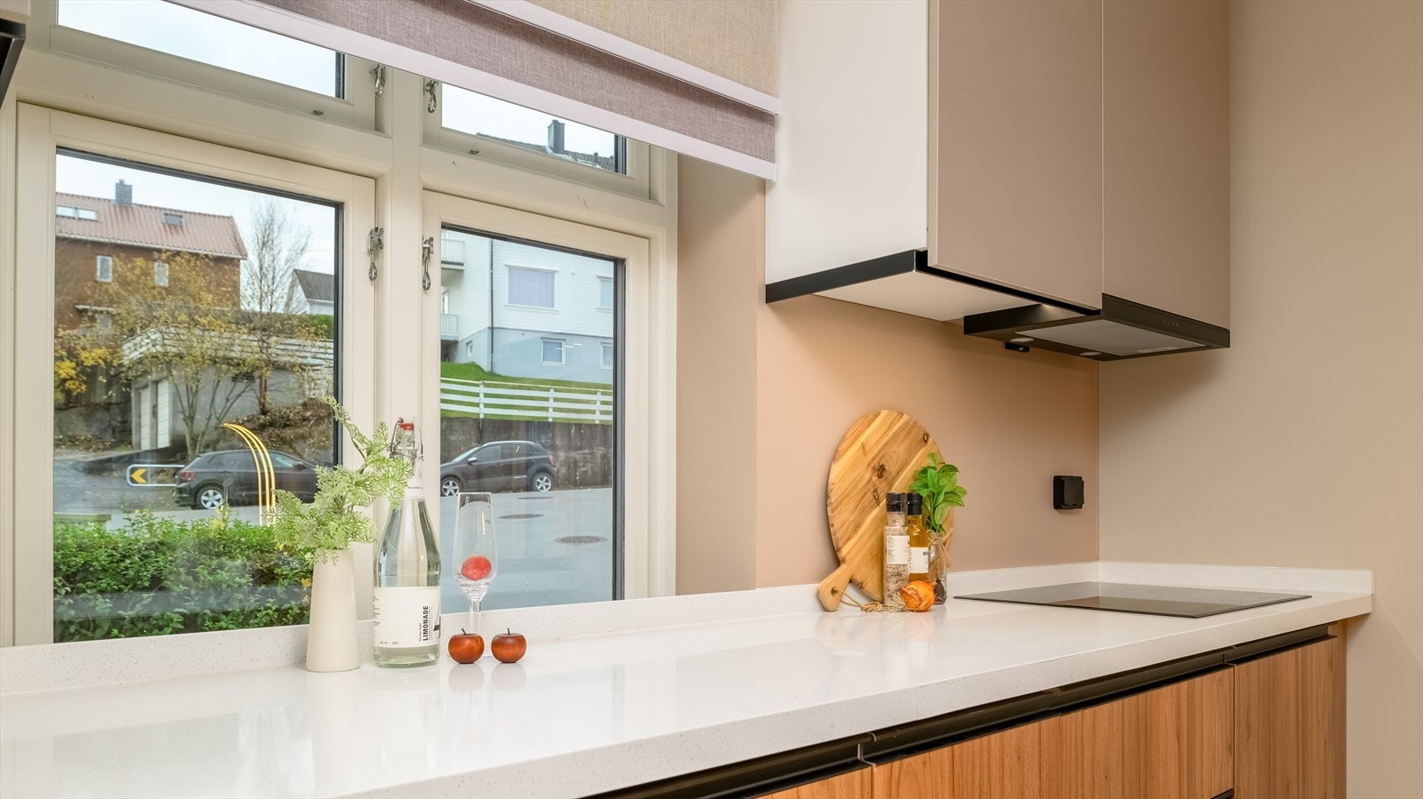 Eksklusiv benkeplate i kompositt. Galleribilde