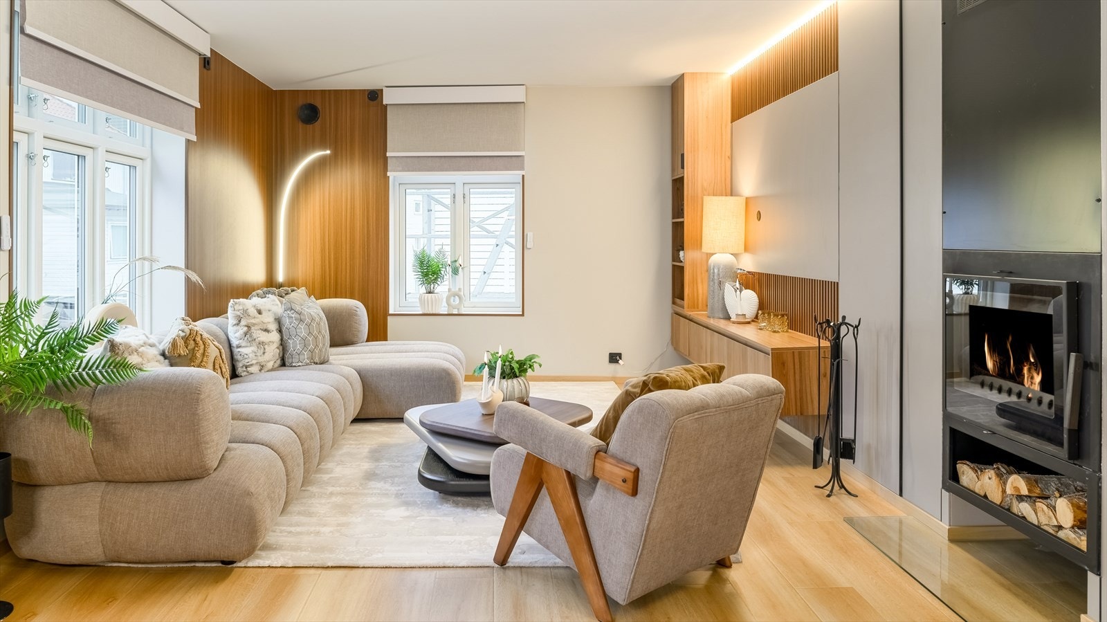 DNB Eiendom V/Meriton Gashi har gleden av å presentere Krossgata 3 seksjon 1. En innholdsrik og flott halvpart av en stor tomannsbolig med garasje i et attraktiv og sentralt område på Storhaug! Galleribilde