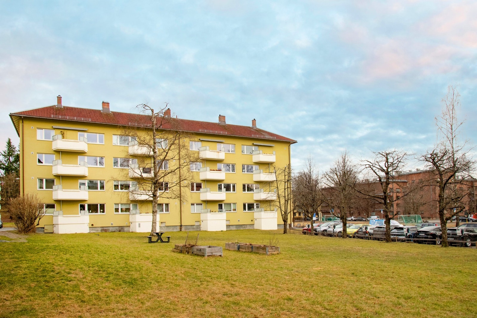 Her bor du i et veldrevet, sosialt og trivelig borettslag med hyggelige naboer og gode fellesarealer. Galleribilde