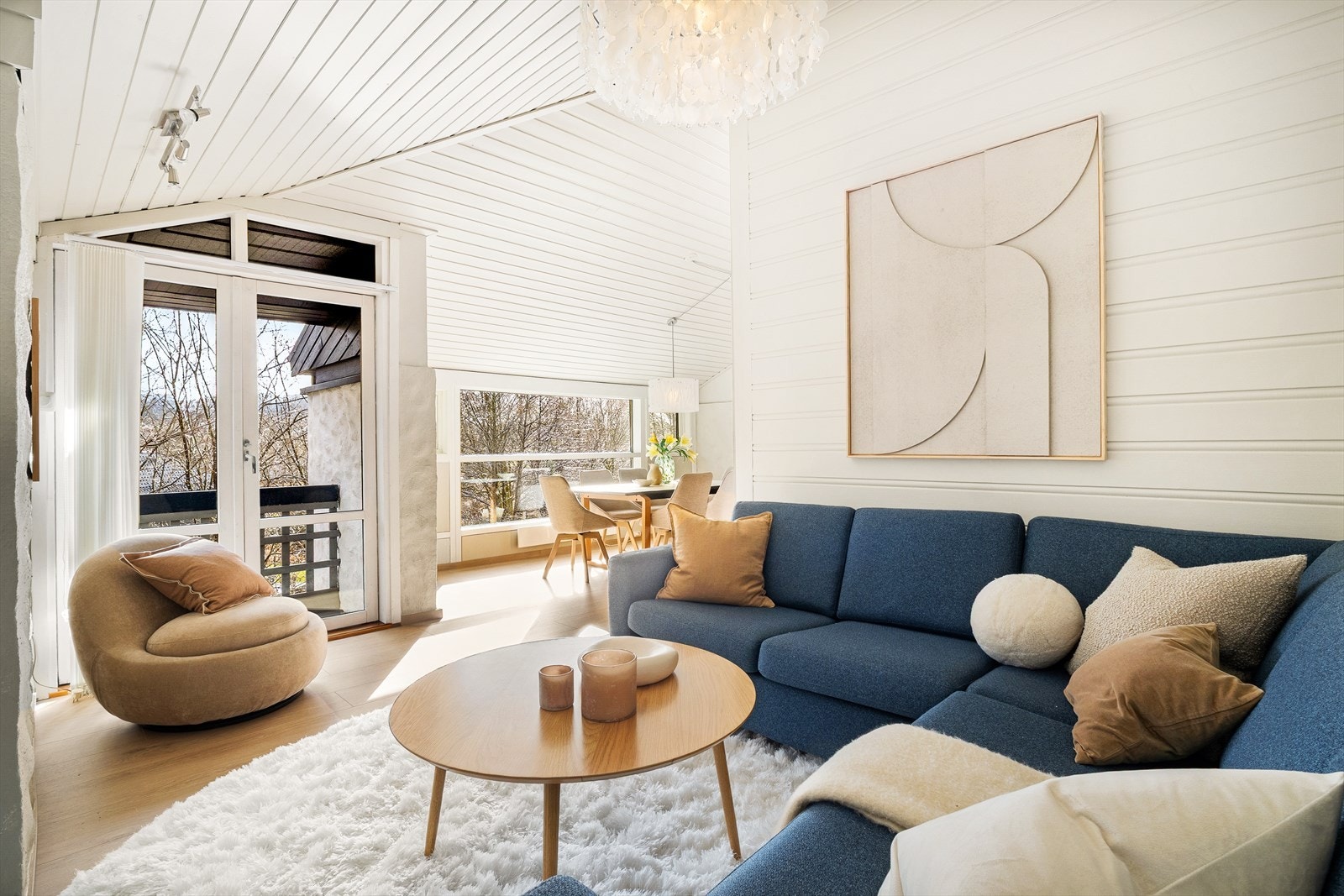 Her har du en sentral og attraktiv beliggenhet i et familievennlig og veletablert boligområde. Galleribilde