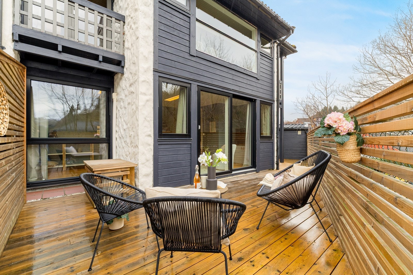 Fra stuen har du utgang til en terrasse på 23 m². Galleribilde