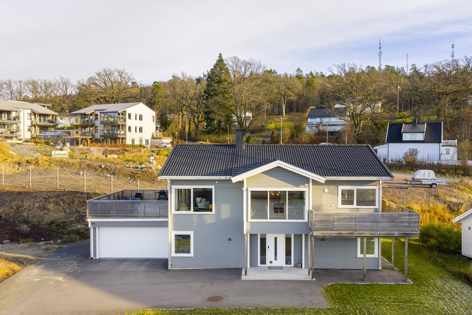 Moderne og stilren enebolig i attraktivt og barnevennlig boligområde. Galleribilde