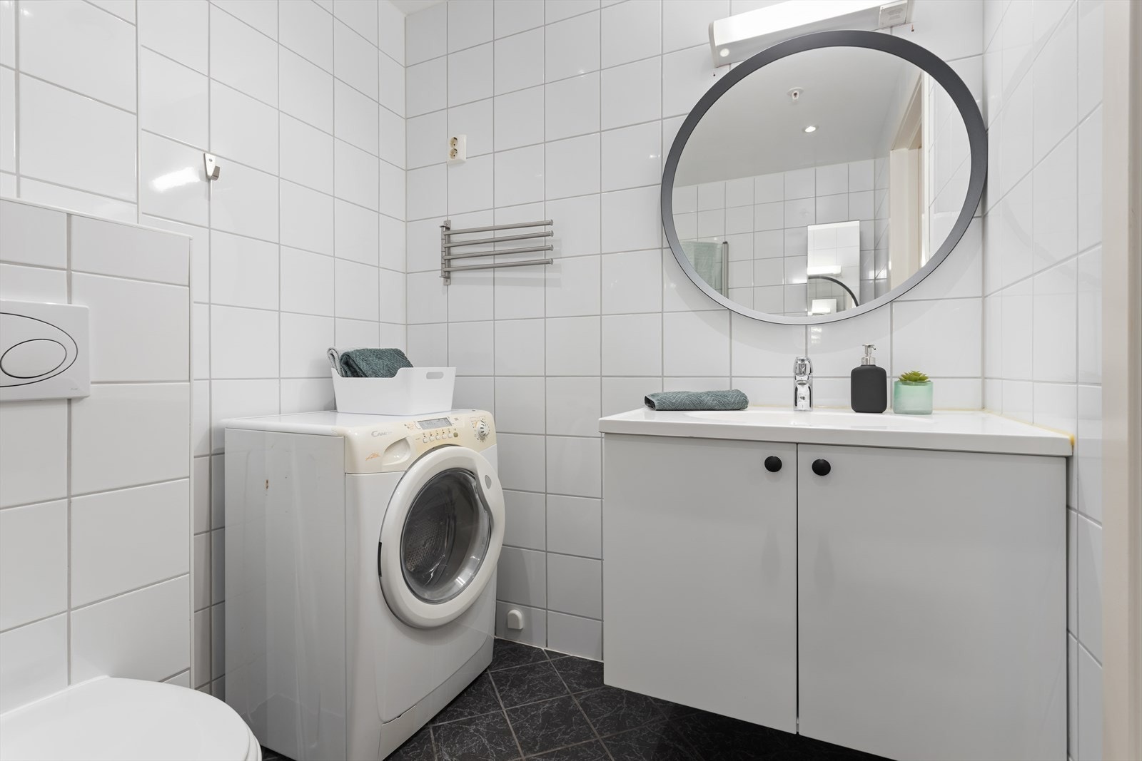 Opplegg for vaskemaskin som medfølger i salget. Galleribilde