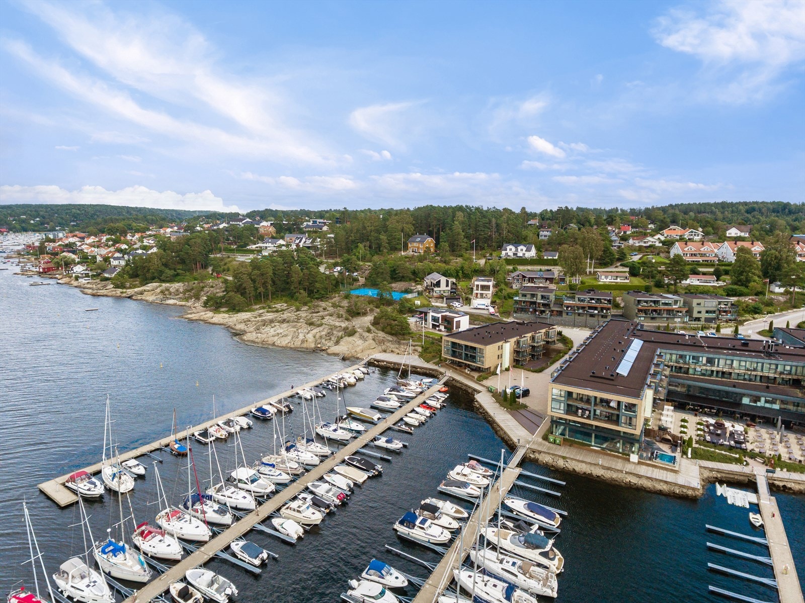 Bare en kort spasertur unna boligen ligger også Son spa og den populære Sonstranda. Galleribilde