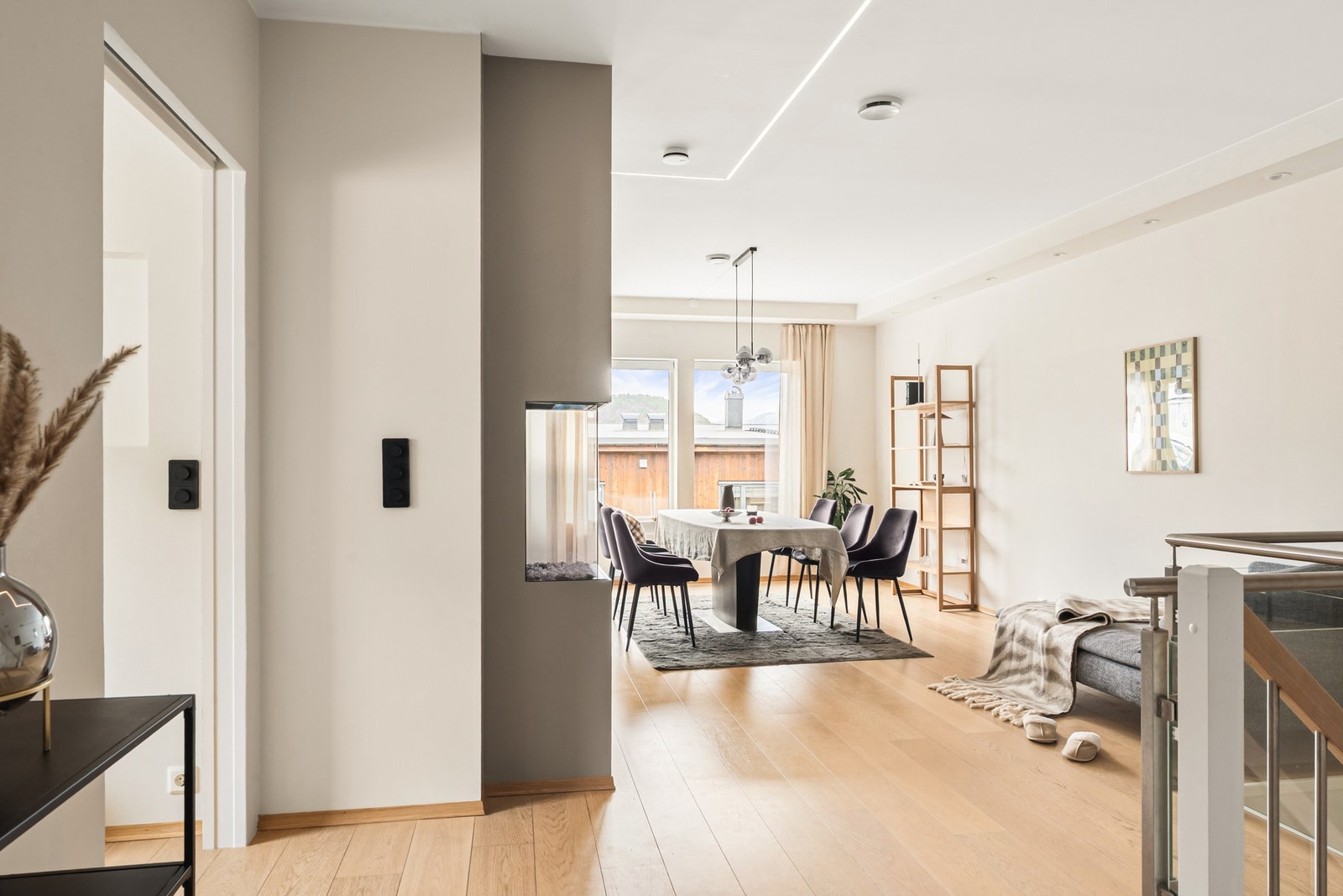 Gasspeis som varmer godt i hele etasjen. Rommet har flere innredningsmuligheter! Galleribilde