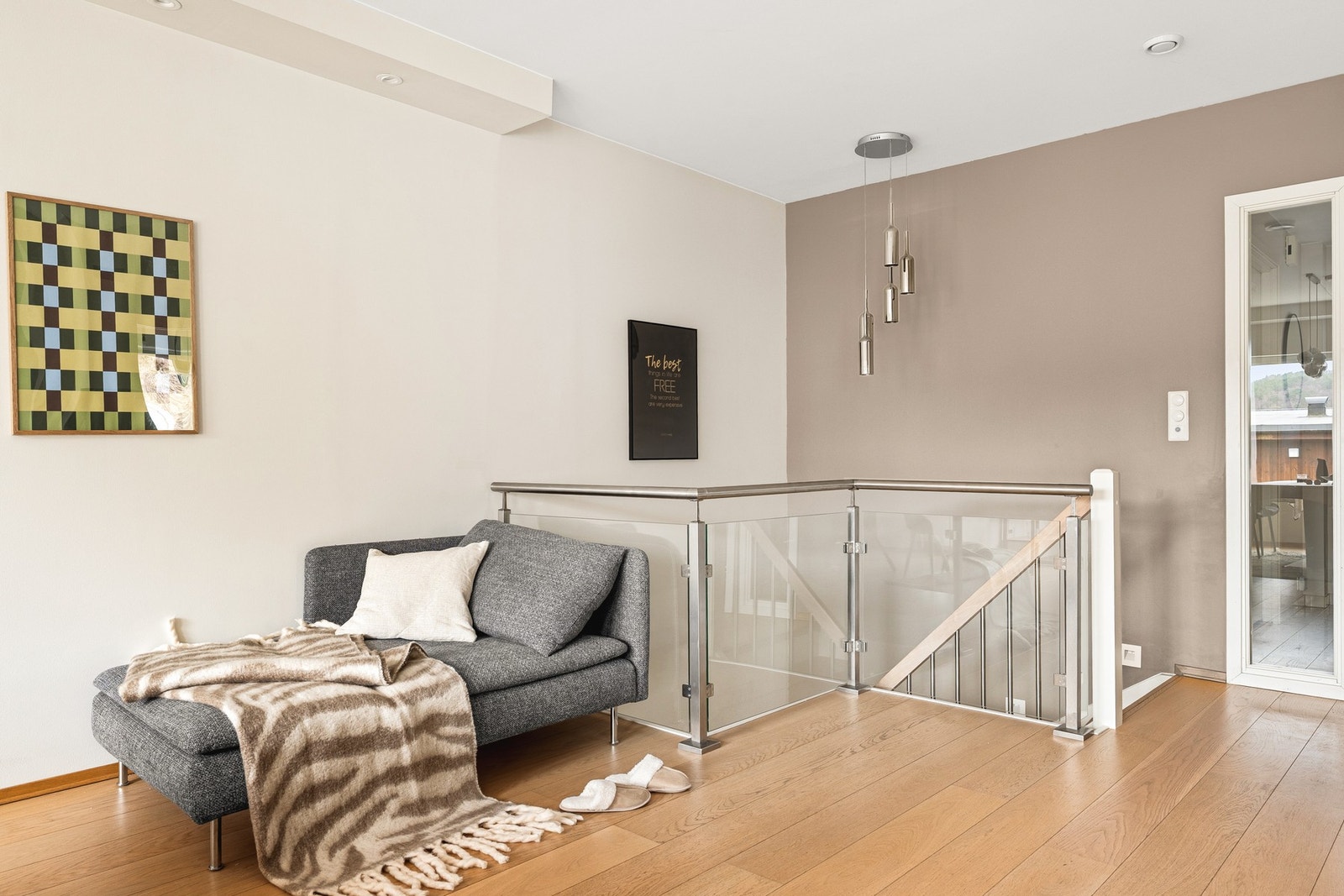 Bli med ned i underetasjen! Galleribilde