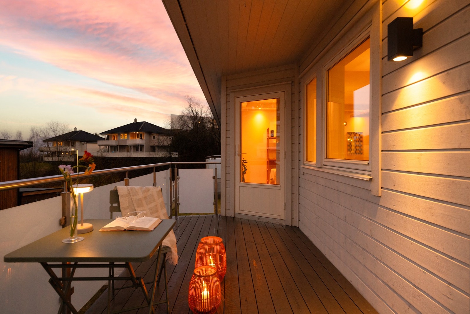 Her er det sol fra ca. kl. 16-20 midtsommers. Galleribilde