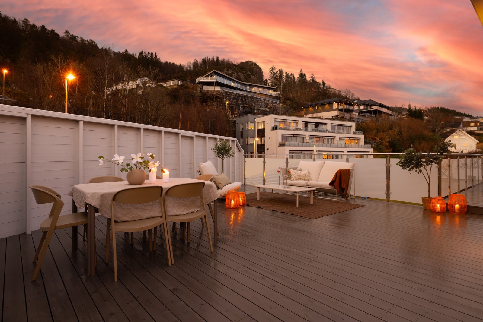 Fantastisk terrasse på 75 kvm med ettermiddags- og kveldssol. Galleribilde