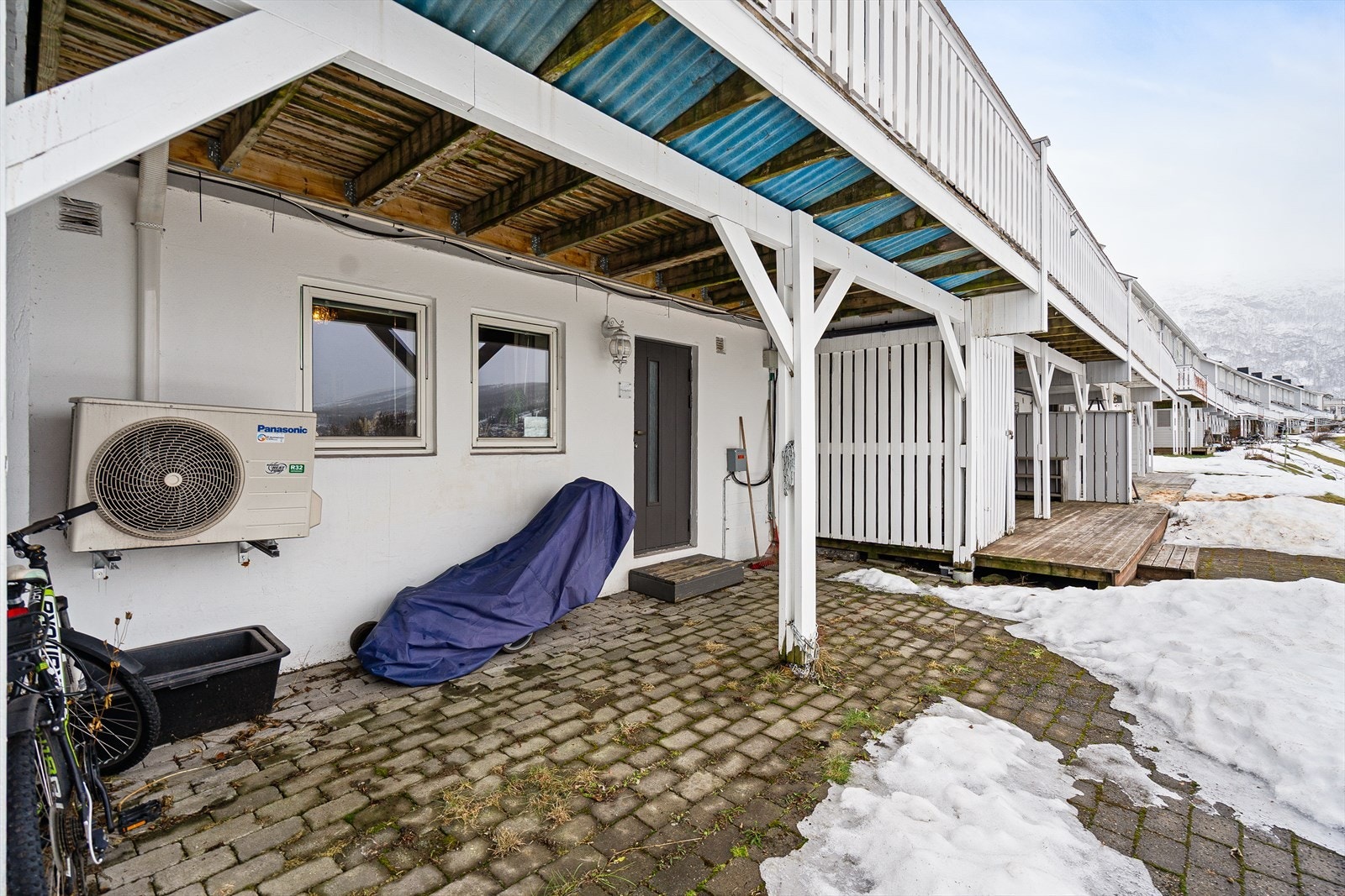 Overbygd inngangsparti Galleribilde