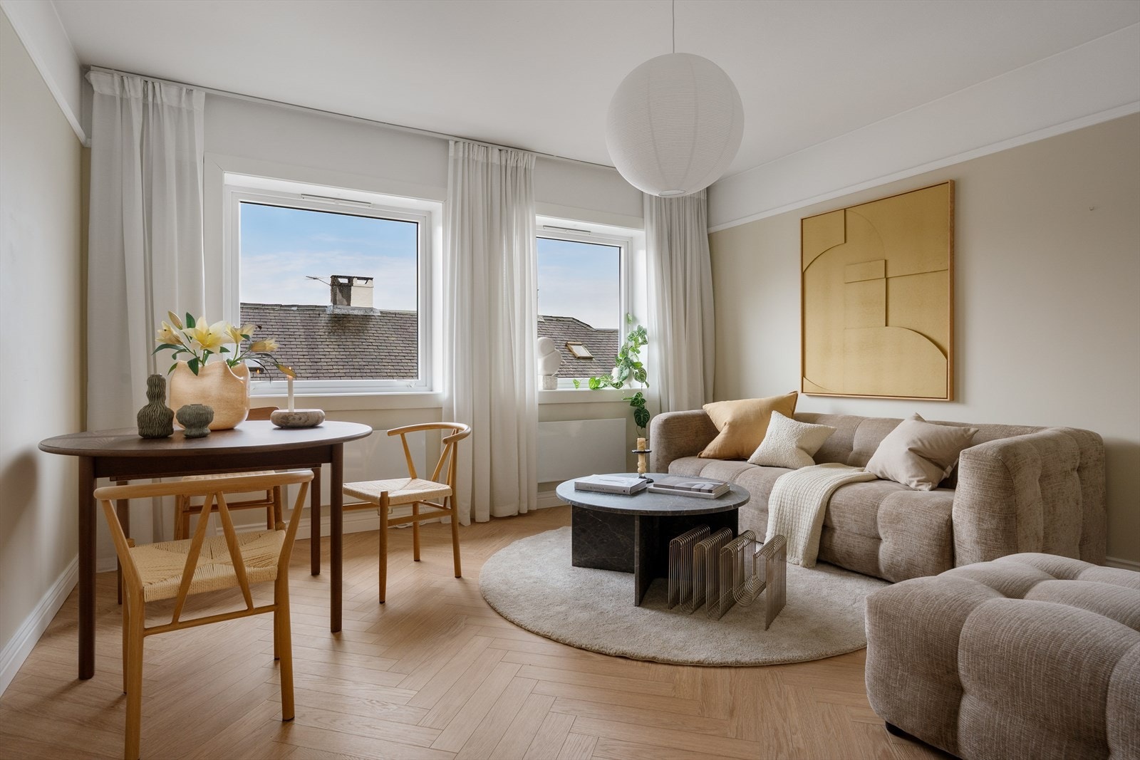 - Leiligheten har fiskebensparkett i alle rom (utenom baderom), lagt i 2021 - Galleribilde