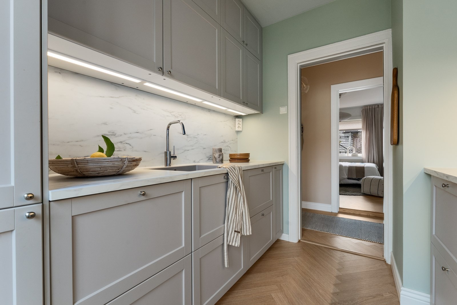 - Integrerte hvitevarer medfølger i handelen - Galleribilde