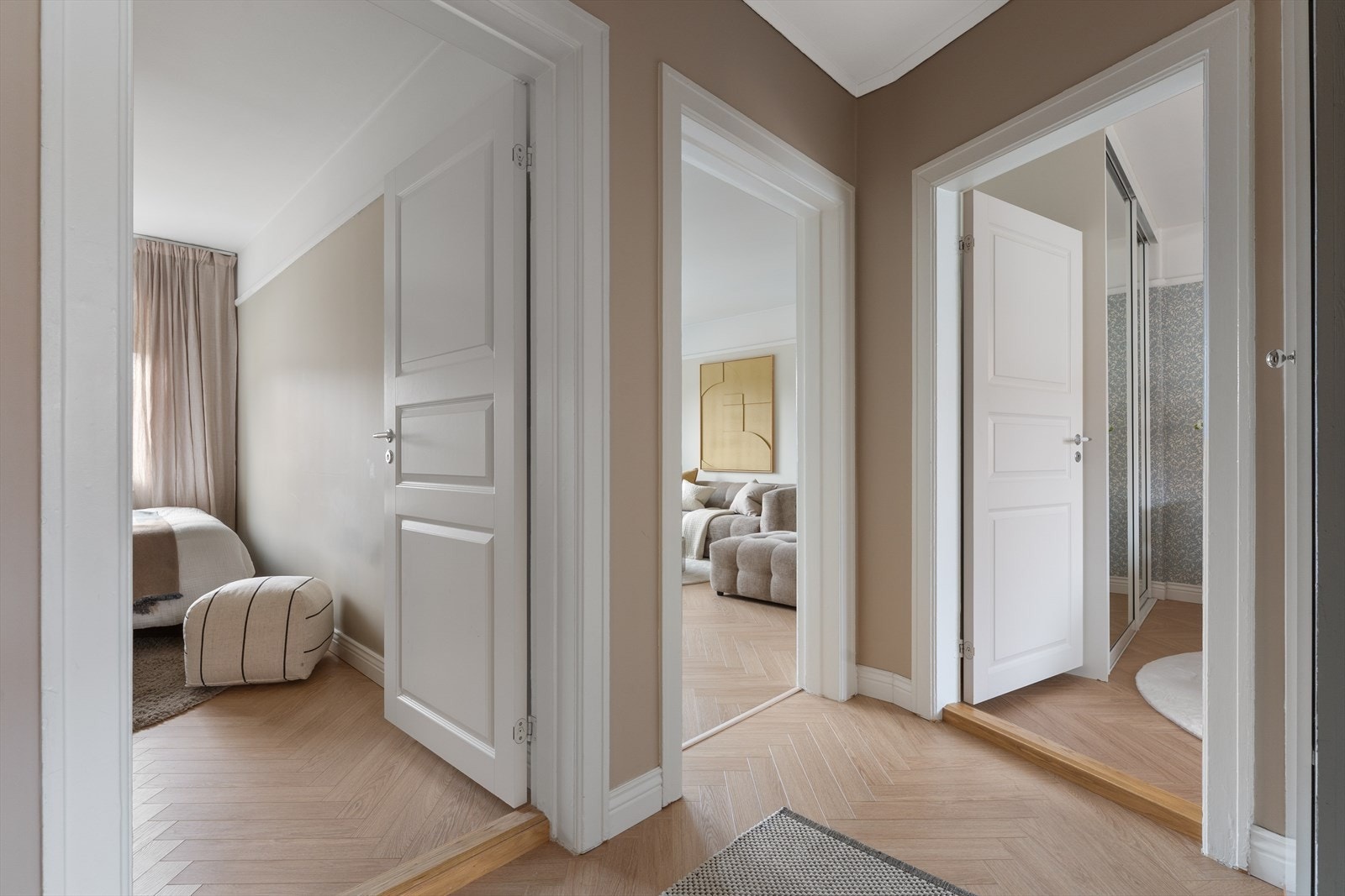 - Entré gir et positivt førstegangsinntrykk av leiligheten - Galleribilde