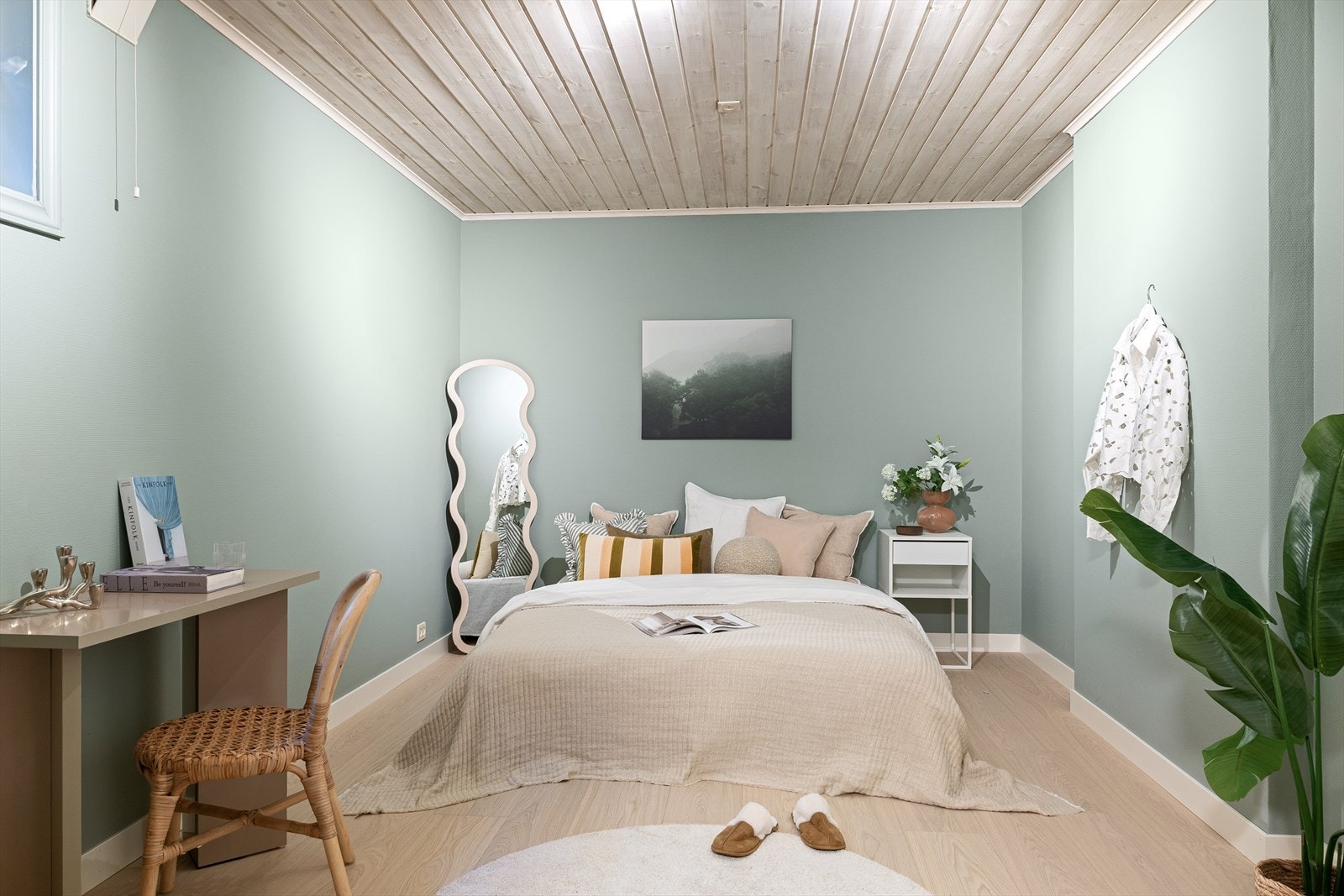 Soverommet i kjeller er ikke omsøkt. Dette er på tegninger godkjent som bod Galleribilde