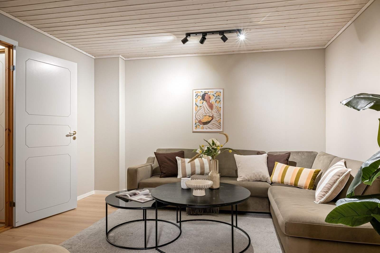 Koselig stue ( ikke omsøkt fra lager til stue) Galleribilde