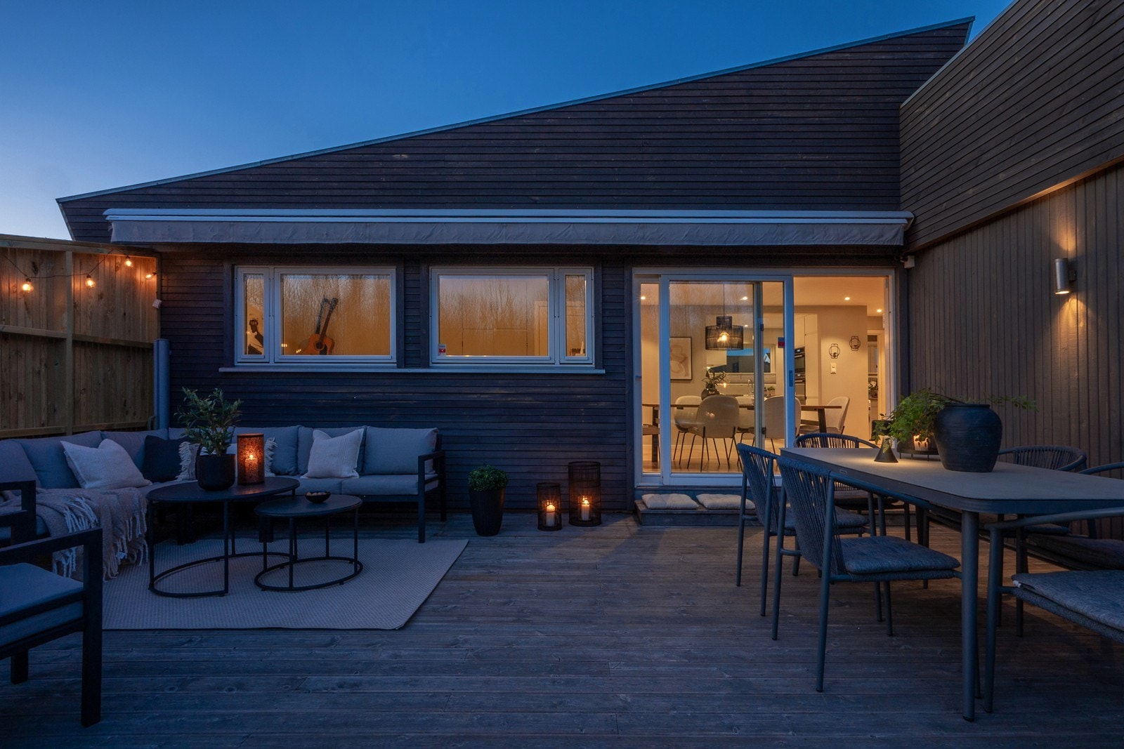 Sydvendt terrasse på 34 kvm med gode solforhold. Galleribilde