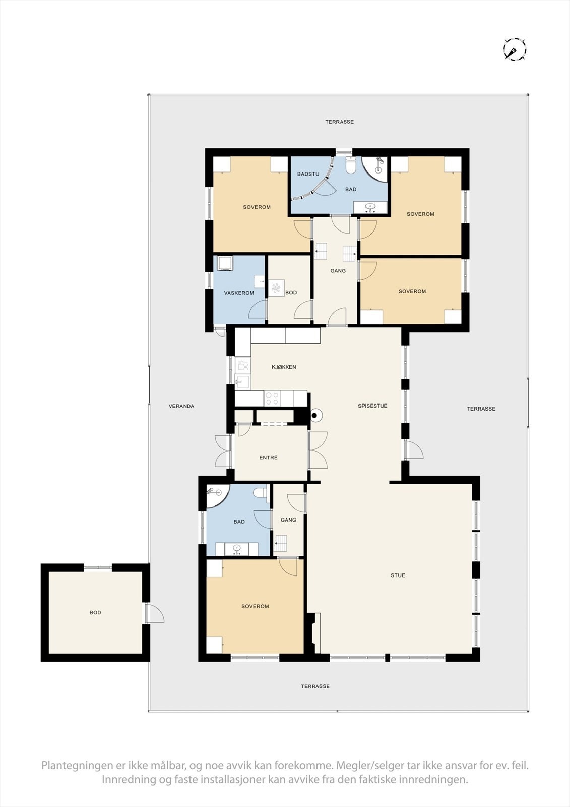 Hytta har et bruksareal på 152 m² over ett plan, med en gjennomtenkt planløsning som omfatter to soveromssoner med tilsammen fire soverom og to bad. Hemser og stue kjøkken de. Galleribilde
