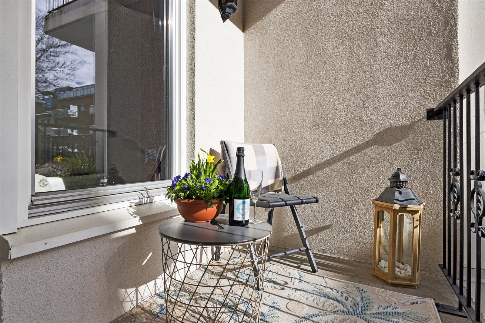 Her er det plass til hyggelig sittegruppe. Galleribilde