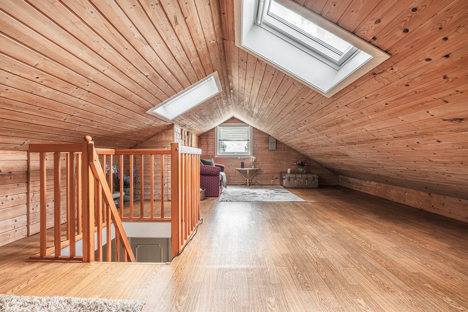 Loftsrommet har et stort potensiale, men inngår ikke i målbart areal grunnet krav til takhøyde. Galleribilde