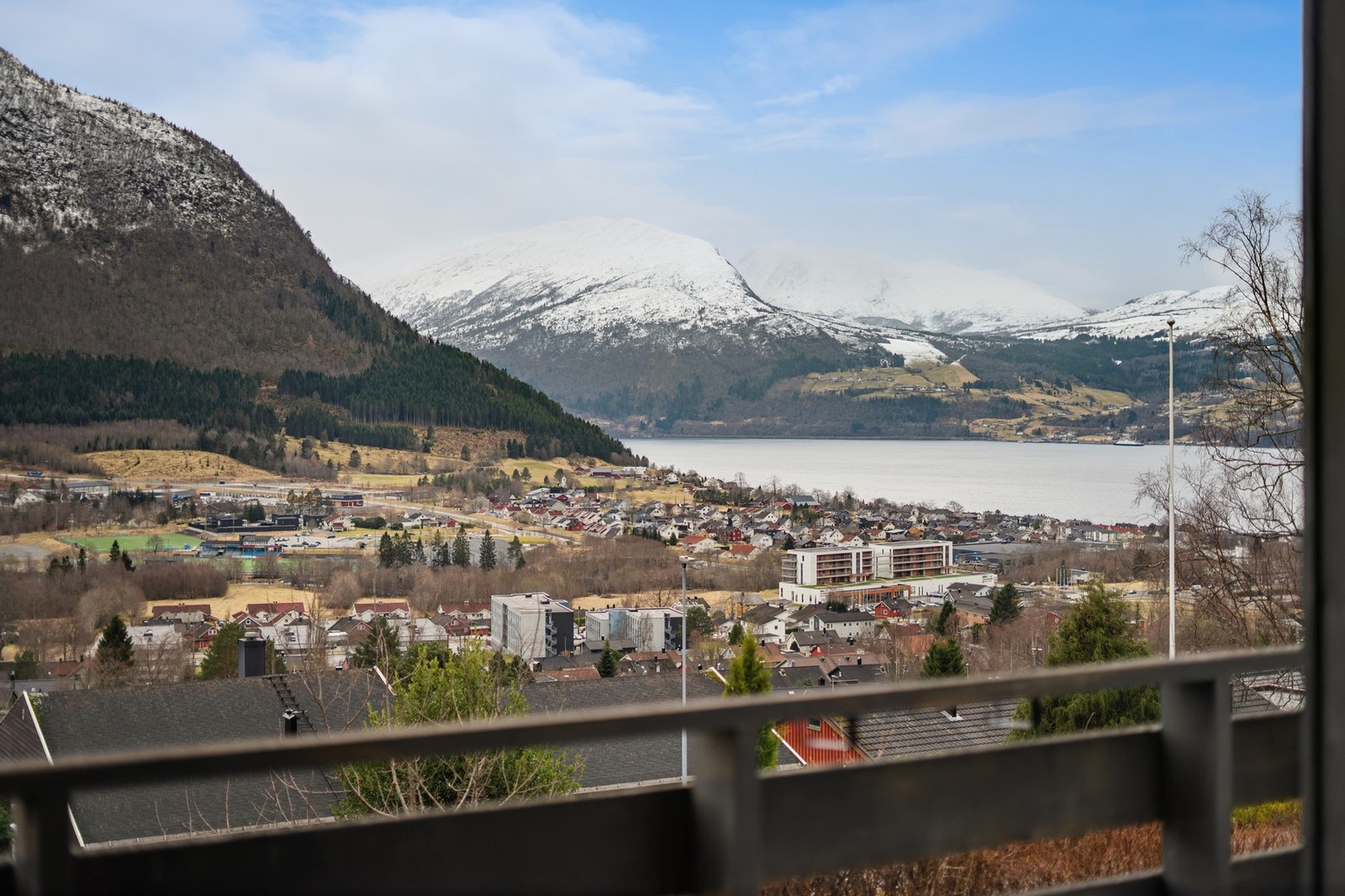 - Kan dette være boligen/utsikten for deg, husk å ordne finansiering før visning! - Galleribilde
