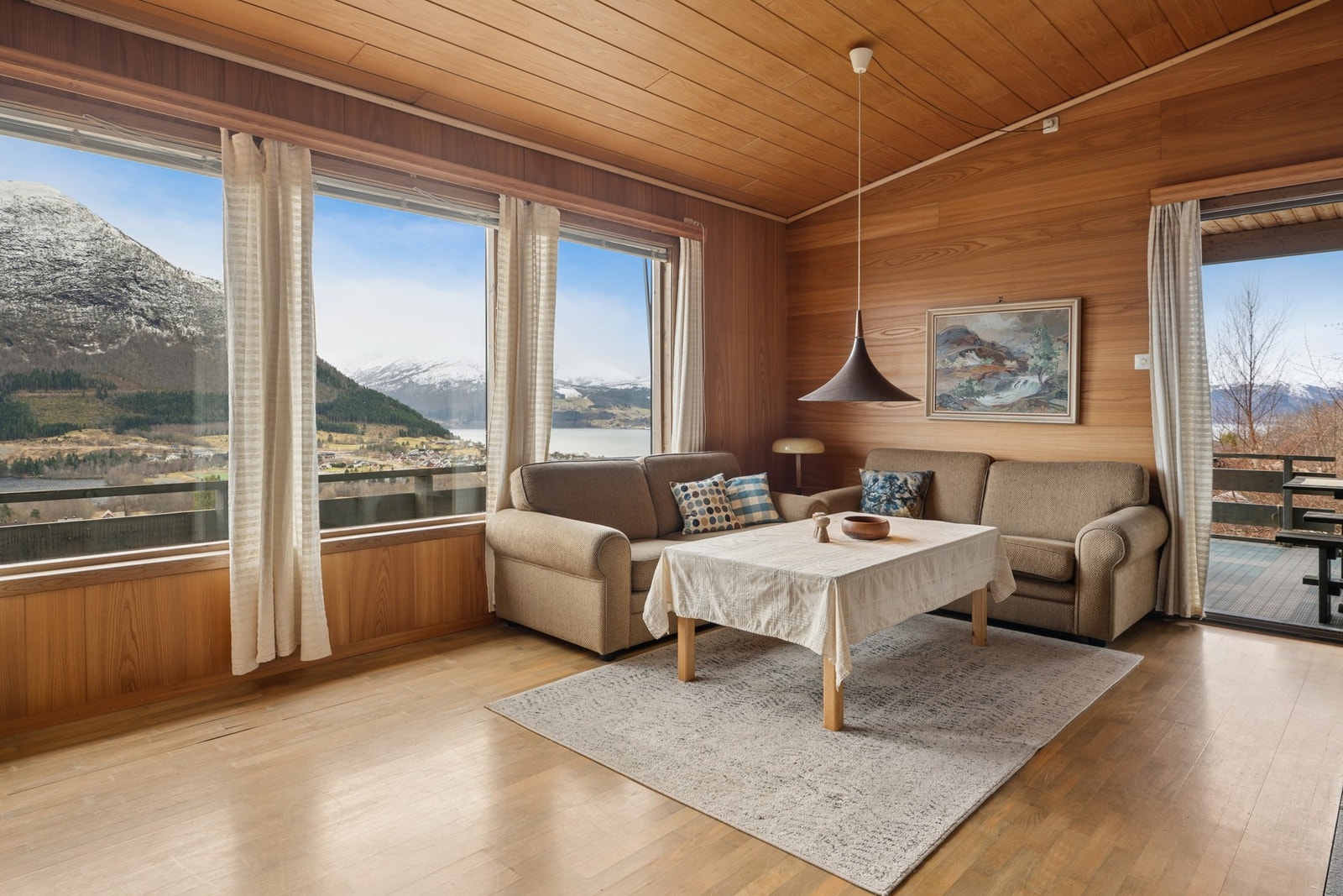 - Se denne flotte utsikten fra stuen - Galleribilde