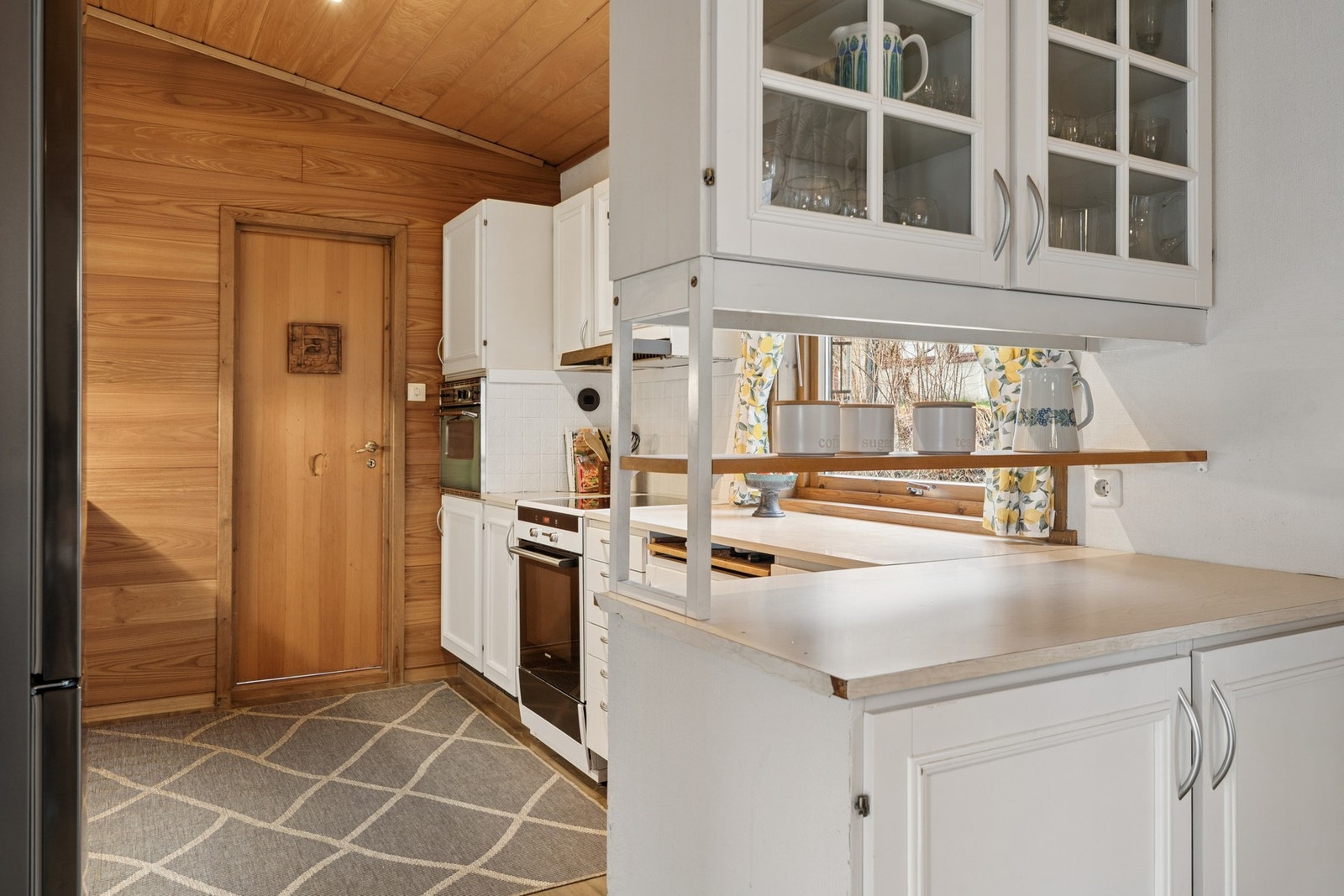 - Kjøkkenet med eldre innredning - Galleribilde