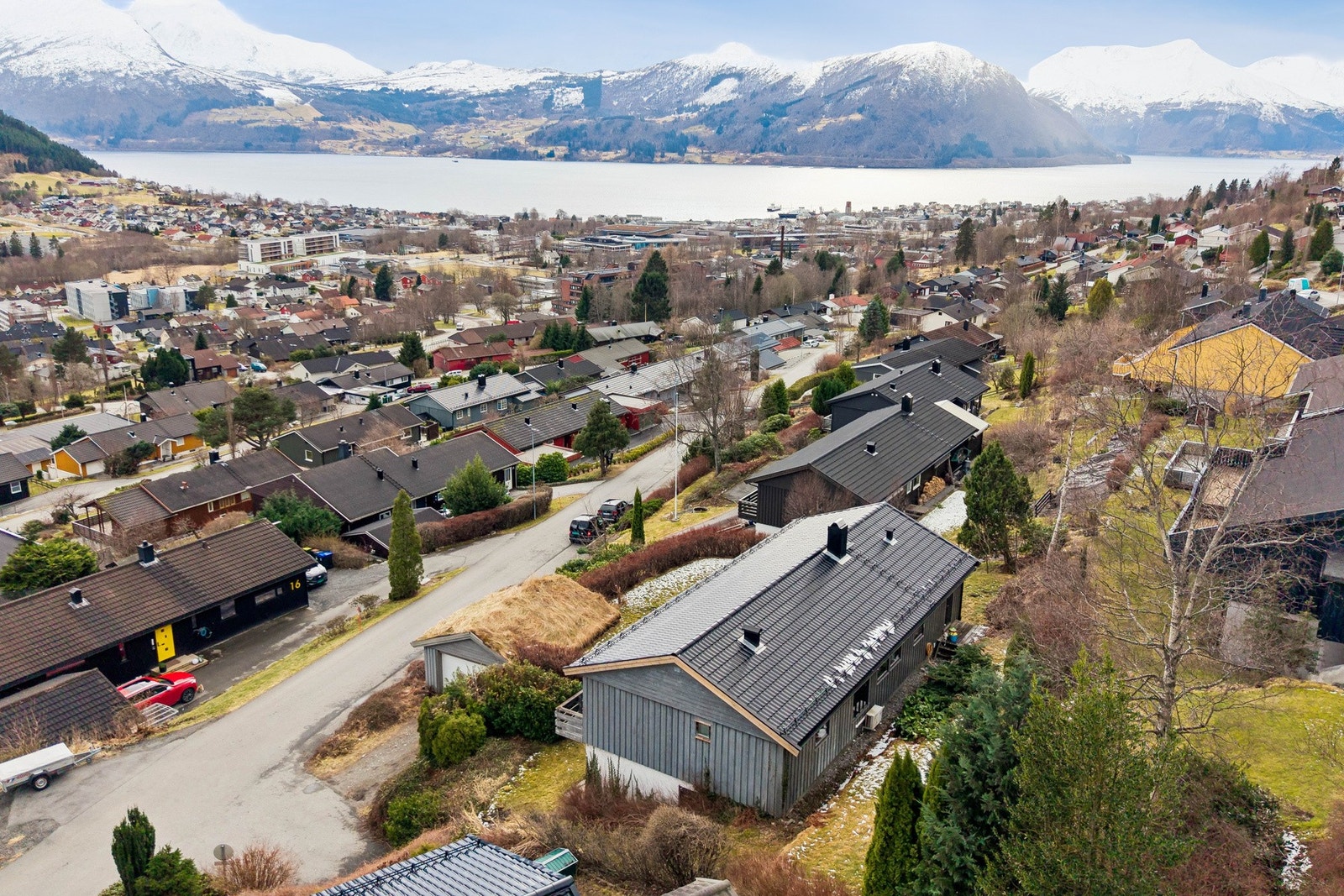 EiendomsMegler 1 v/Martin Grodås Alnes har gleden av å presentere Granlida 19! Foto av Svein Olav Humberset v/EFKT Galleribilde