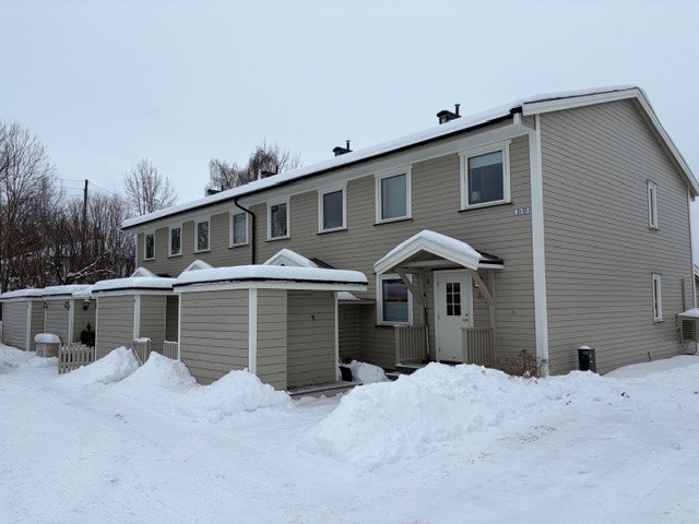 Rekkehusbygget.Vangsveien 37 er rekkehuset lengst bort i bildet. Galleribilde