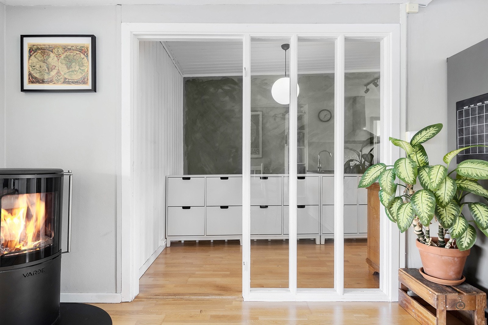 Mot gangen. Galleribilde