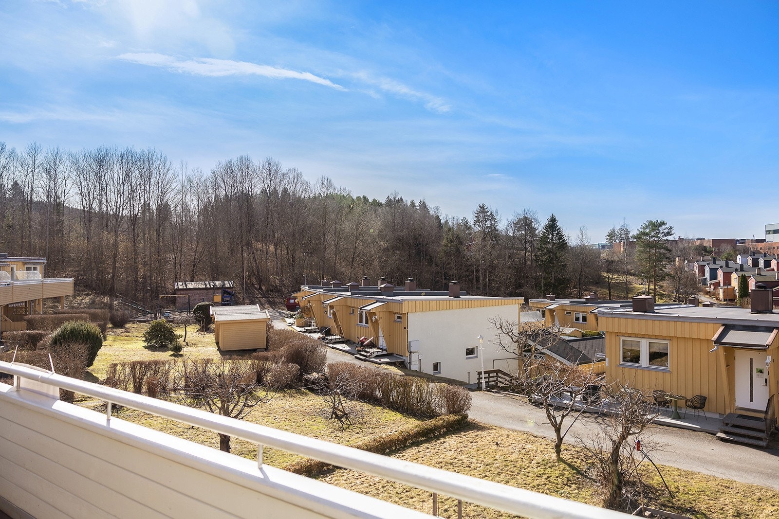 Utsyn fra verandaen. Galleribilde