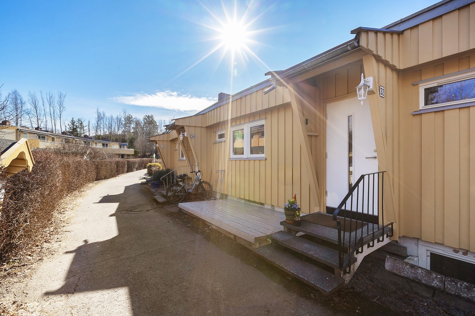 Inngangsparti med platting. Galleribilde