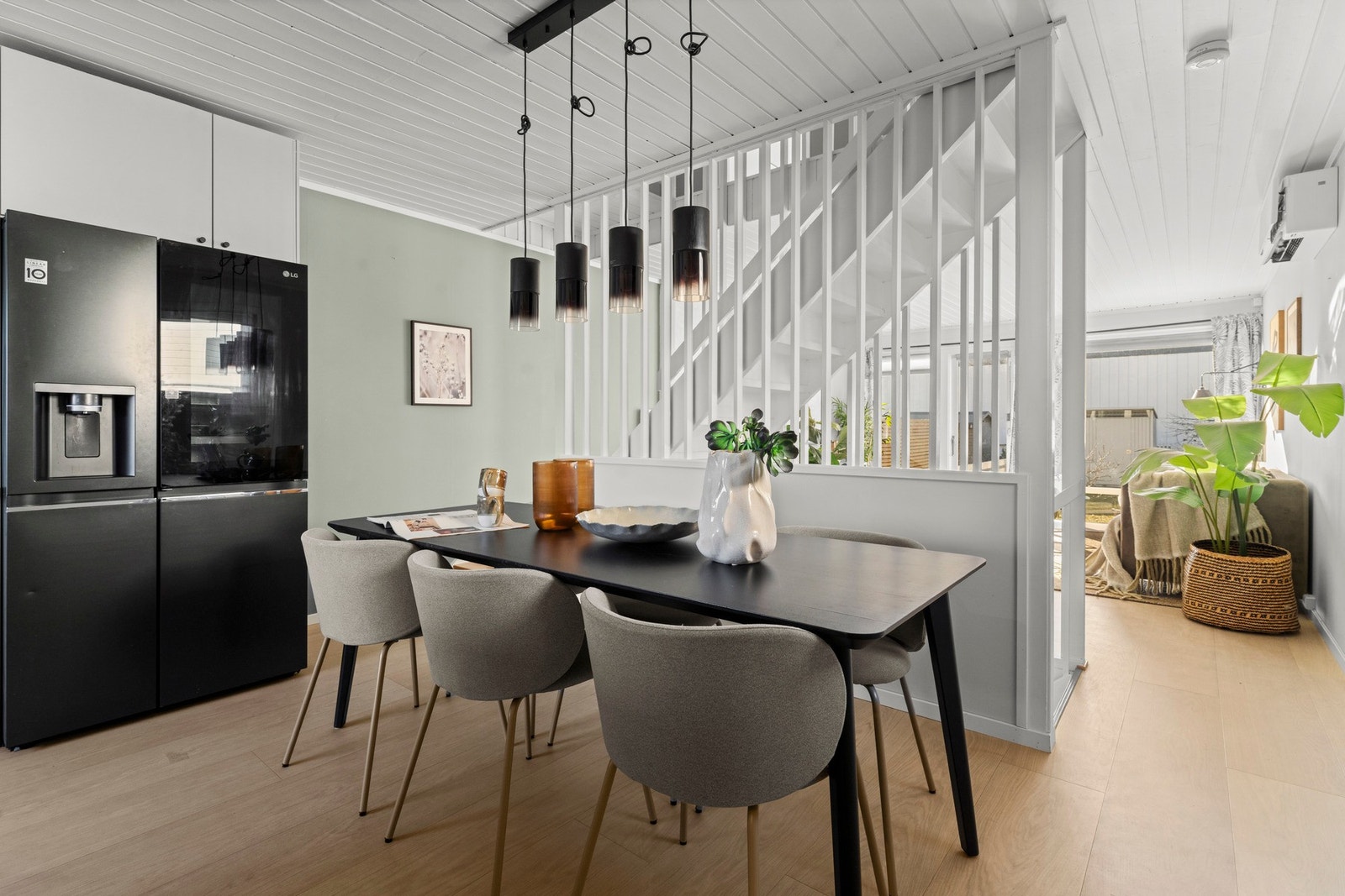 God plass til frokost bord. Galleribilde