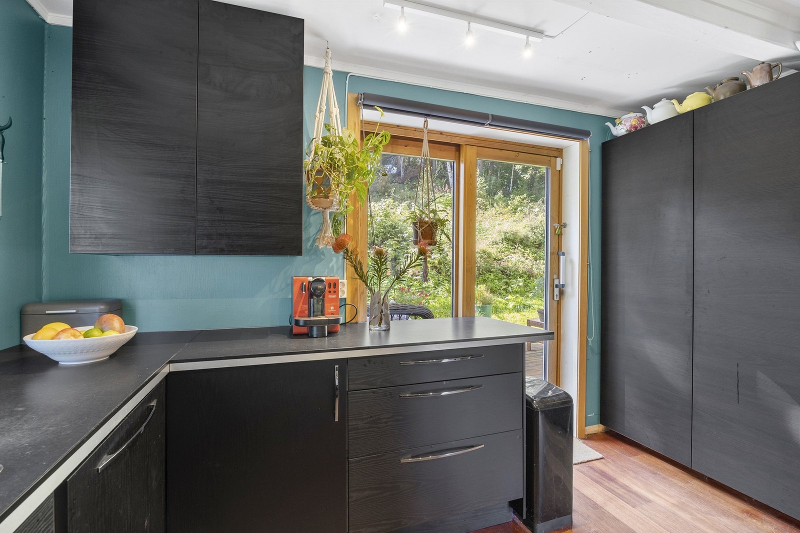 Kjøkken med utgang til terrasse Galleribilde