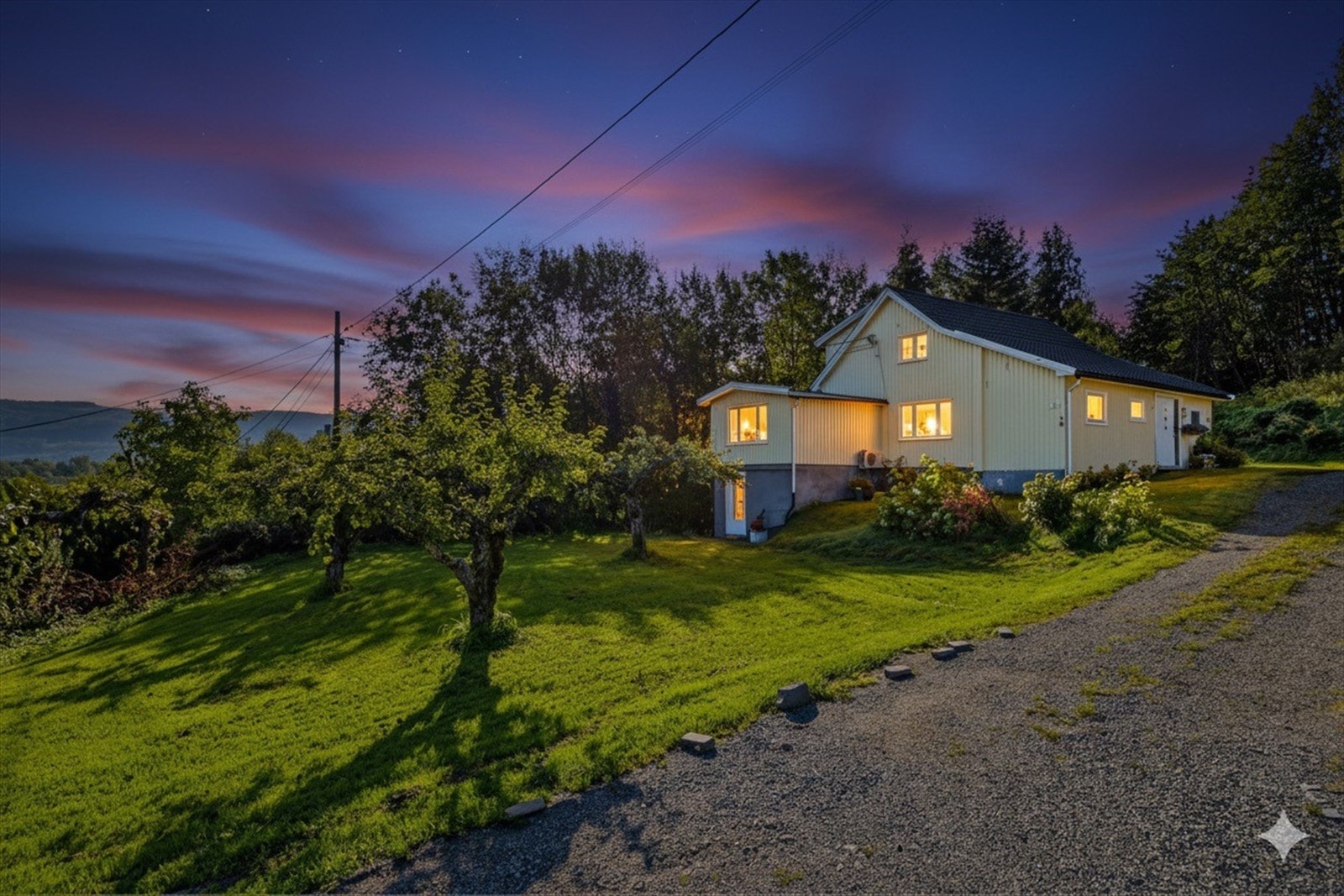 Flotte småbrukskvaliteter med potensiale for dyrehold. Galleribilde