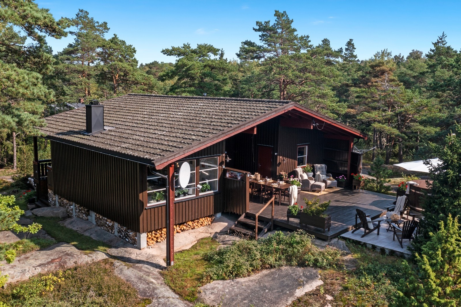 Velkommen til Femdalsund 14 - Presentert av EiendomsMegler1 ved Birgit Grandahl Galleribilde