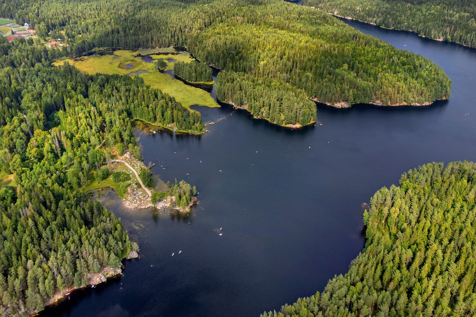 Nærhet til Nøklevann gir fine muligheter for tur og rekreasjon. Galleribilde