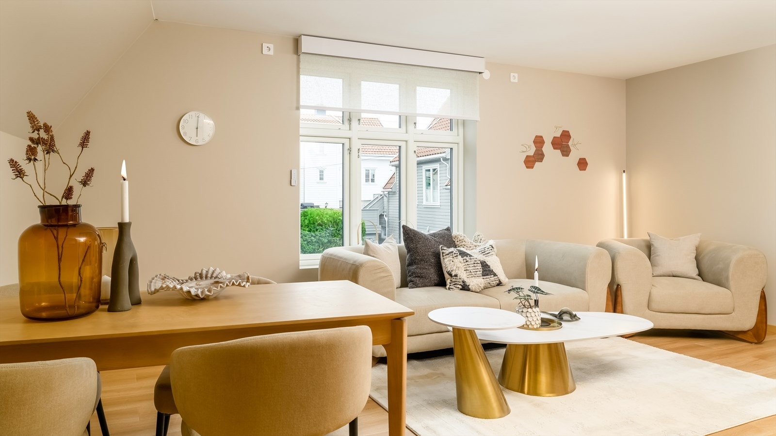 DNB Eiendom V/Meriton Gashi har gleden av å presentere Krossgata 3 seksjon 2 - En moderne og lekker halvpart av en tomannsbolig med attraktiv beliggenhet på Storhaug! Galleribilde