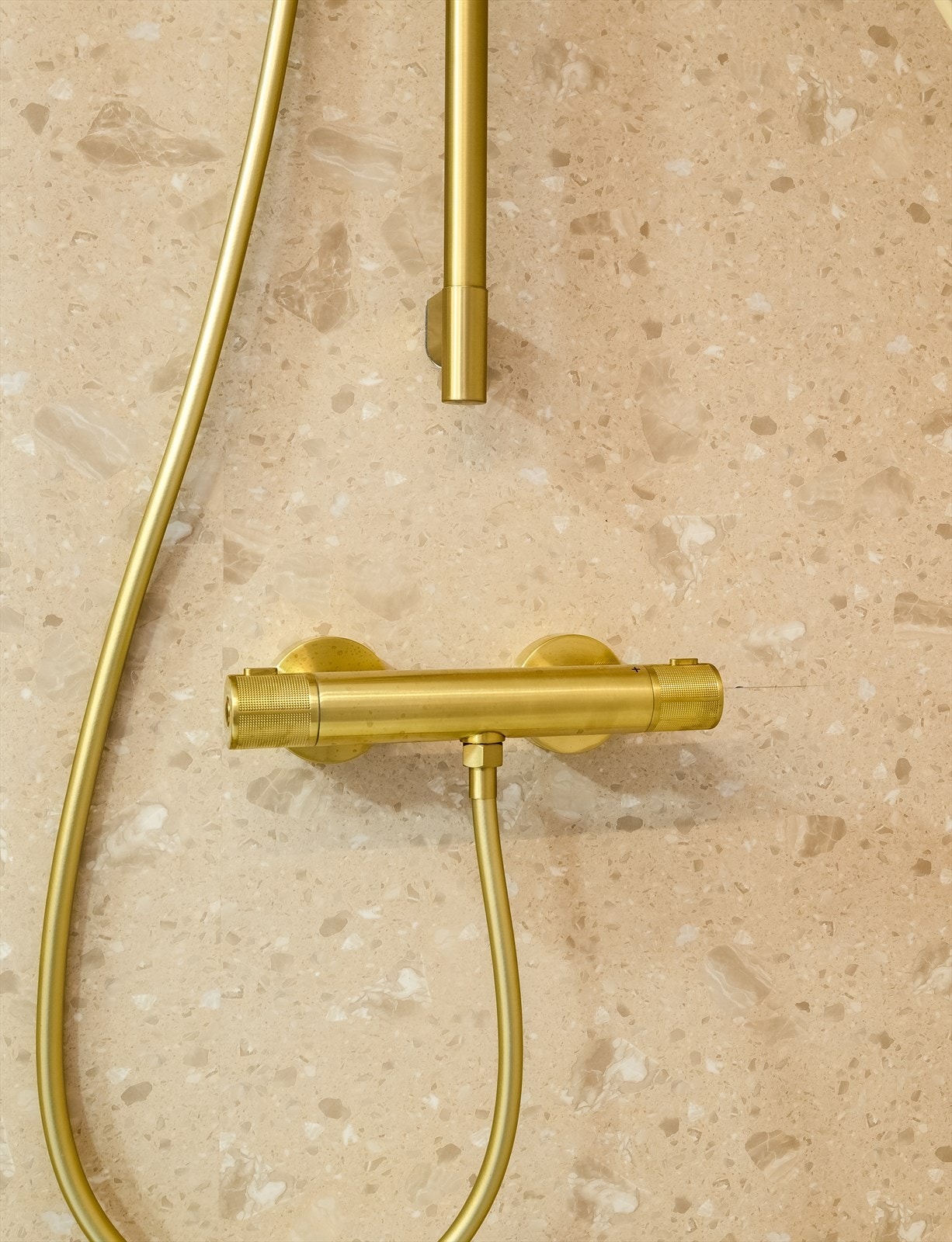 Gullfargede detaljer er gjennomgående og gir et eksklusivt uttrykk. Galleribilde