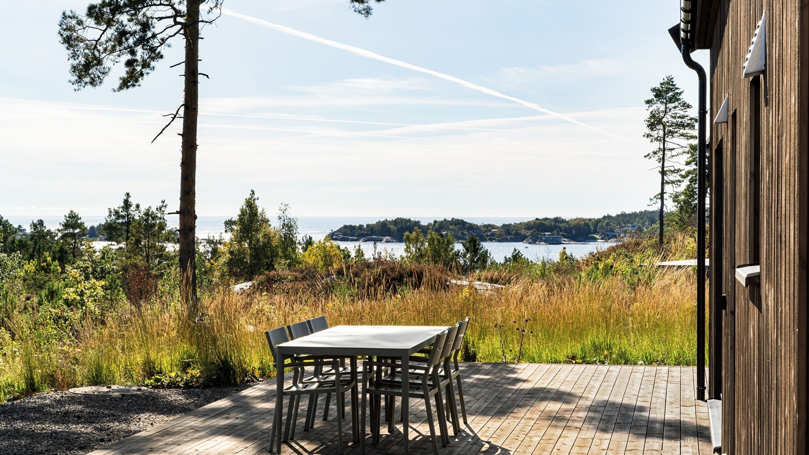 God plass til ønsket utemøblement Galleribilde