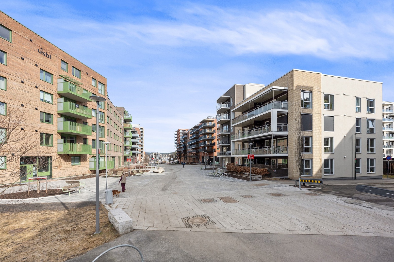 Nærmeste bussholdeplass Bergerveien eller Triaden, ligger kun et par minutters gange fra boligen Galleribilde