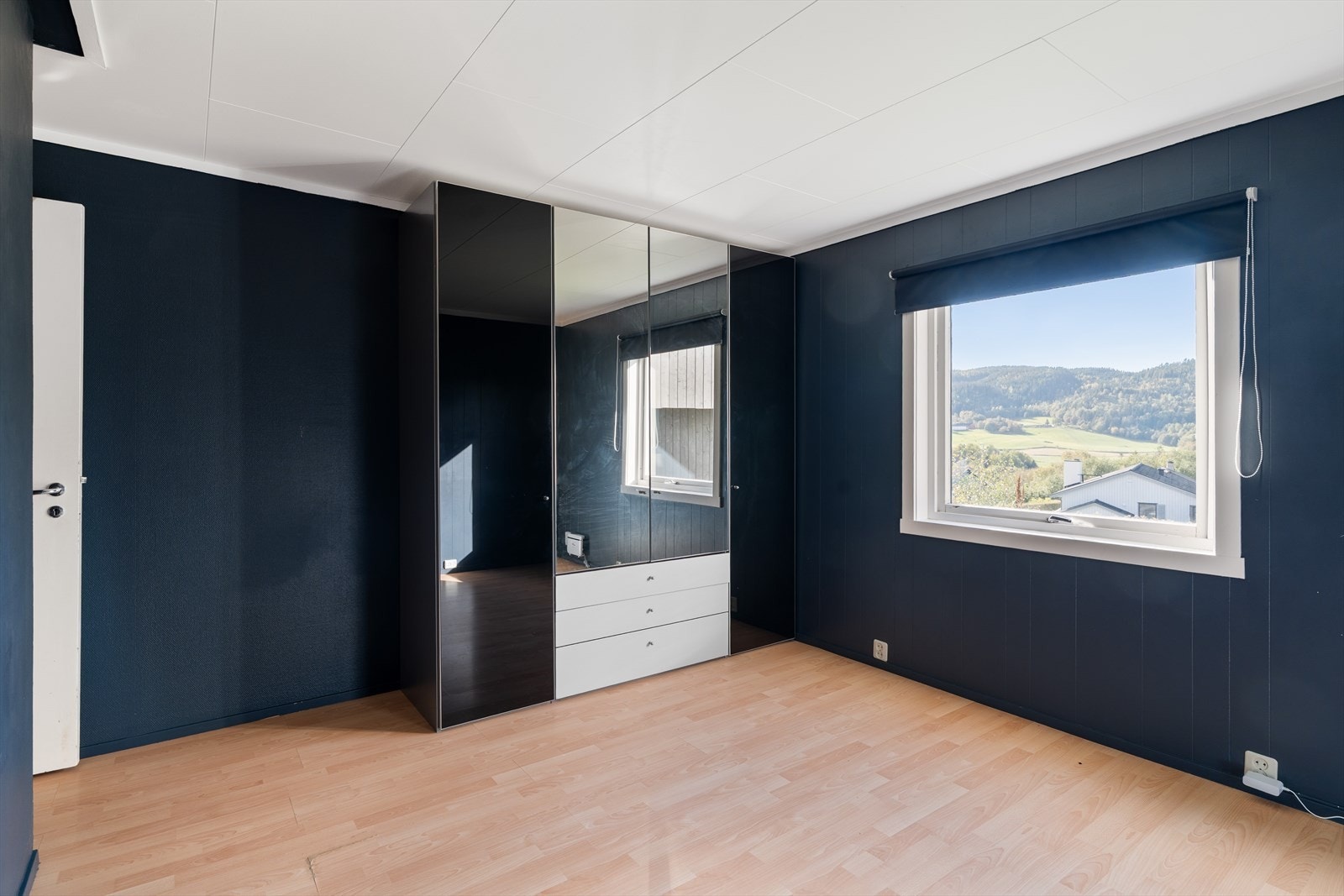 Her er det godt med plass til innredning både med seng, nattbord og øvrige møblement. Galleribilde