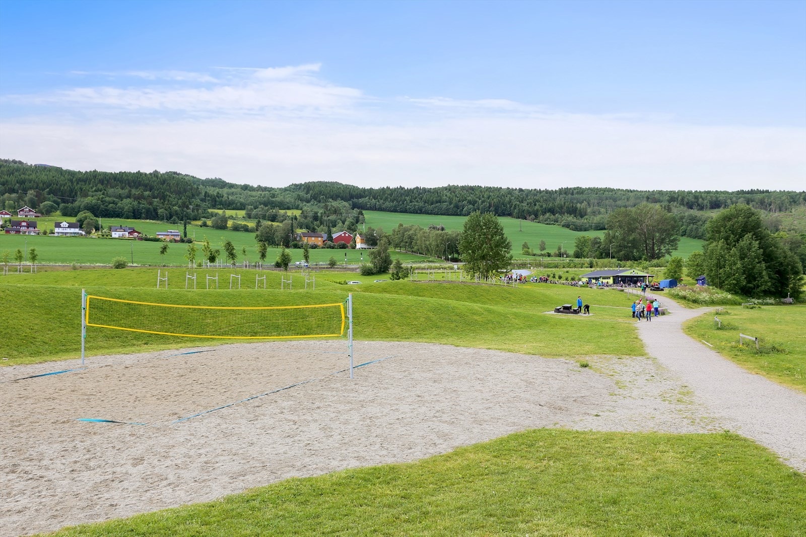 Midtsandtangen er et tilrettelagt og populært bade- og friluftsområde til alle årstider. Galleribilde