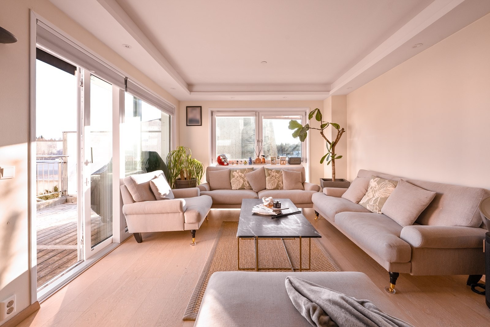 Gjennomgående god standard og 1-stavs parkett. Galleribilde