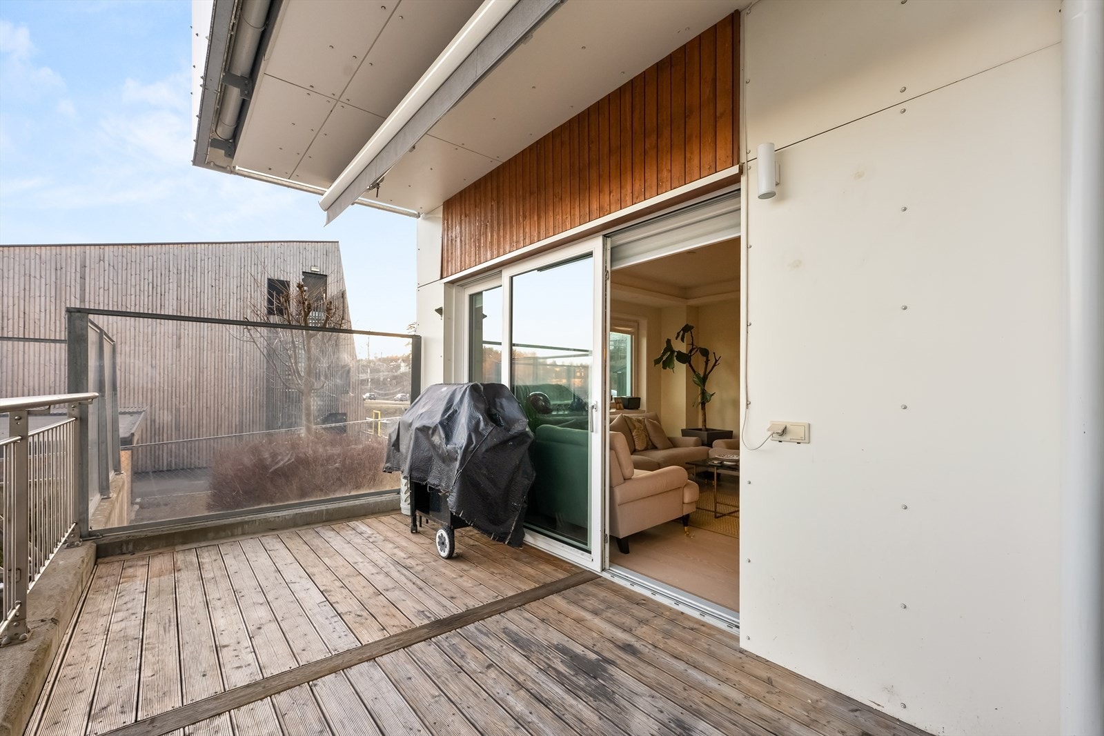 Leiligheten har en terrasse på ca. 13 kvm med gode solforhold. Galleribilde