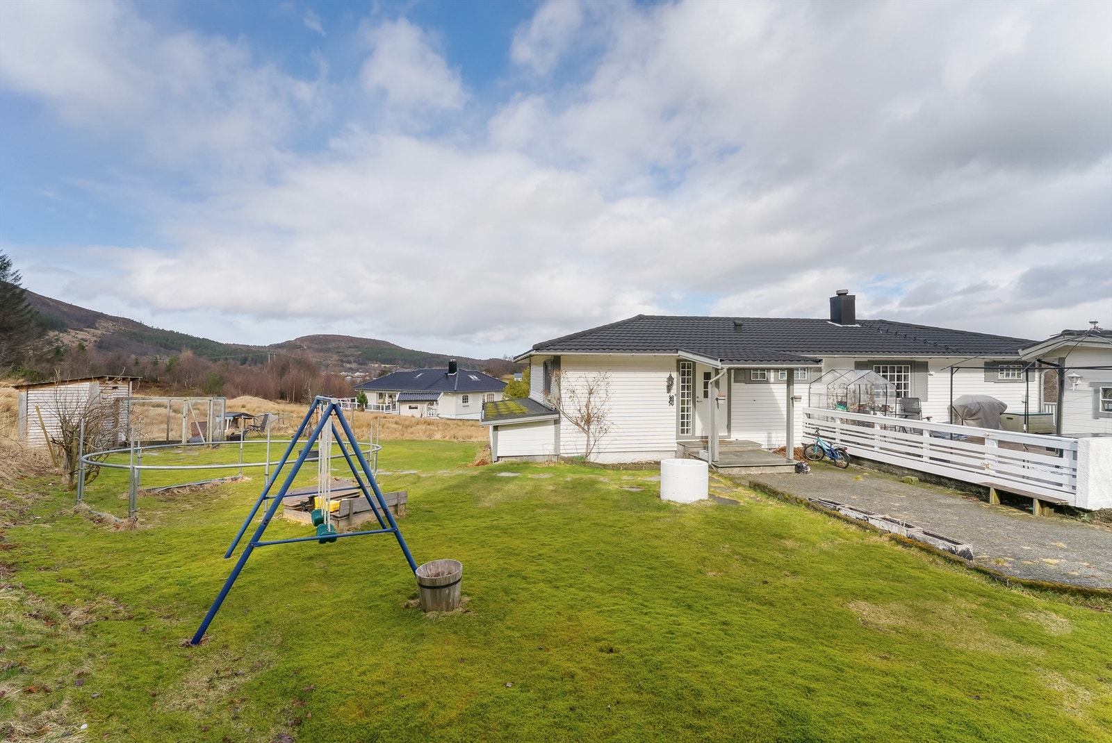 Stor hage. Galleribilde